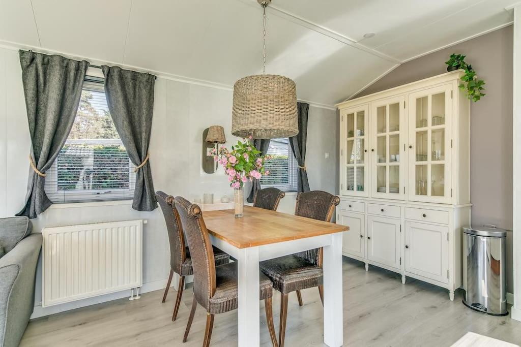 4-Pers. Chalet Met Eigen Parkeerplaats In Veluwe Villa Putten Esterno foto
